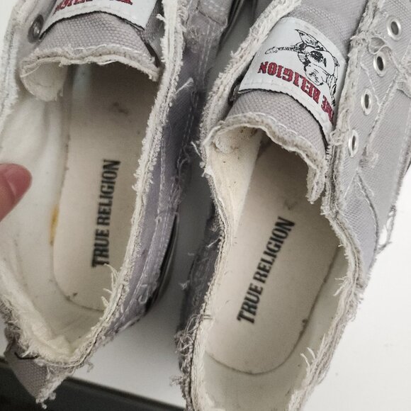 True Religion Korey Slip On Sneaker Grey Women’s Size 8 Gray Distressed Canvas - Picture 13 of 13
